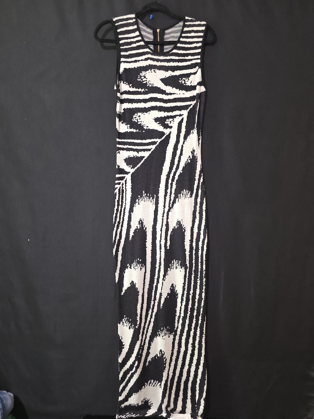 Commense Black and White Patterned Knit Top